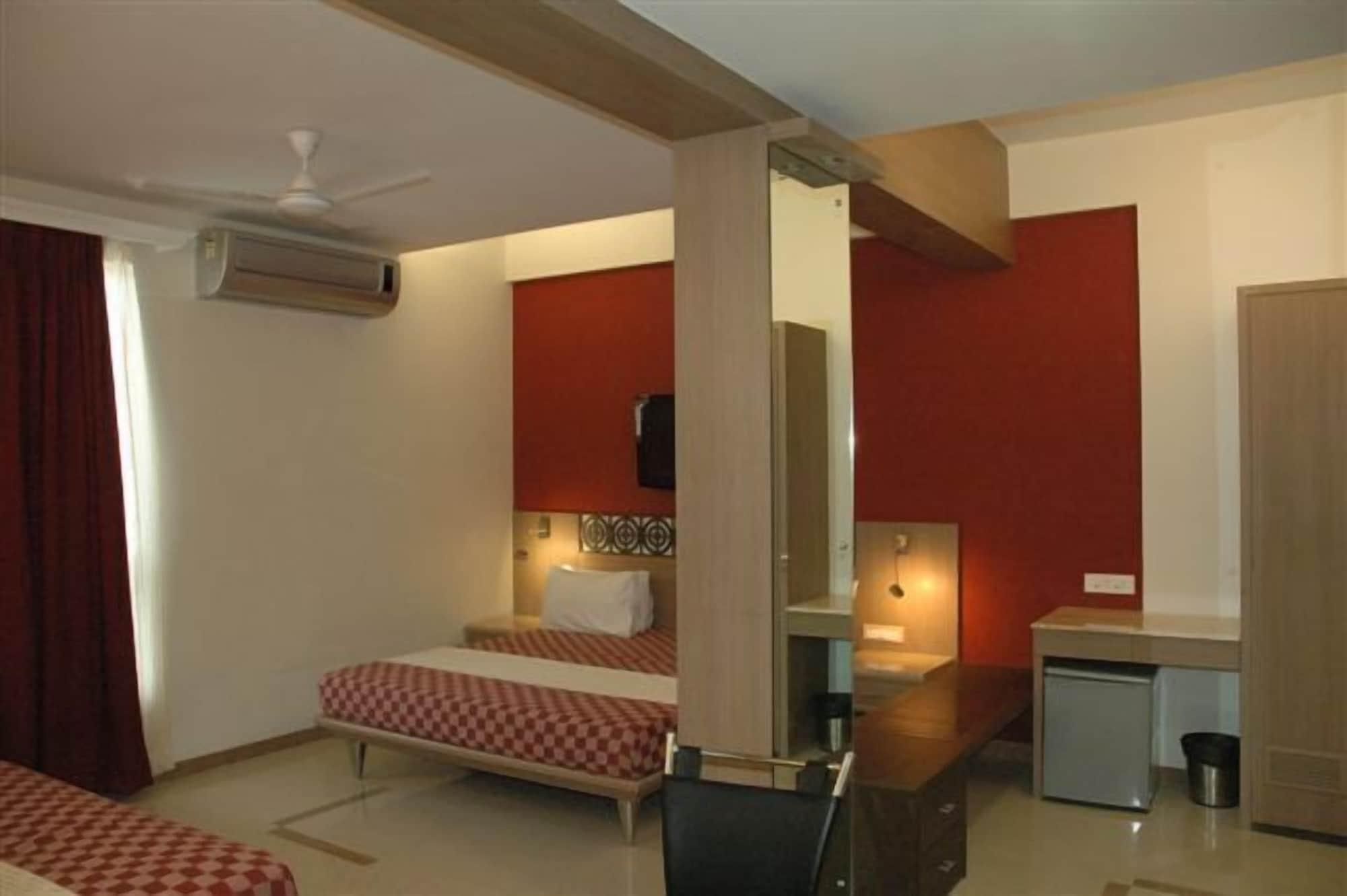 Hotel Unicontinental Mumbai  Buitenkant foto