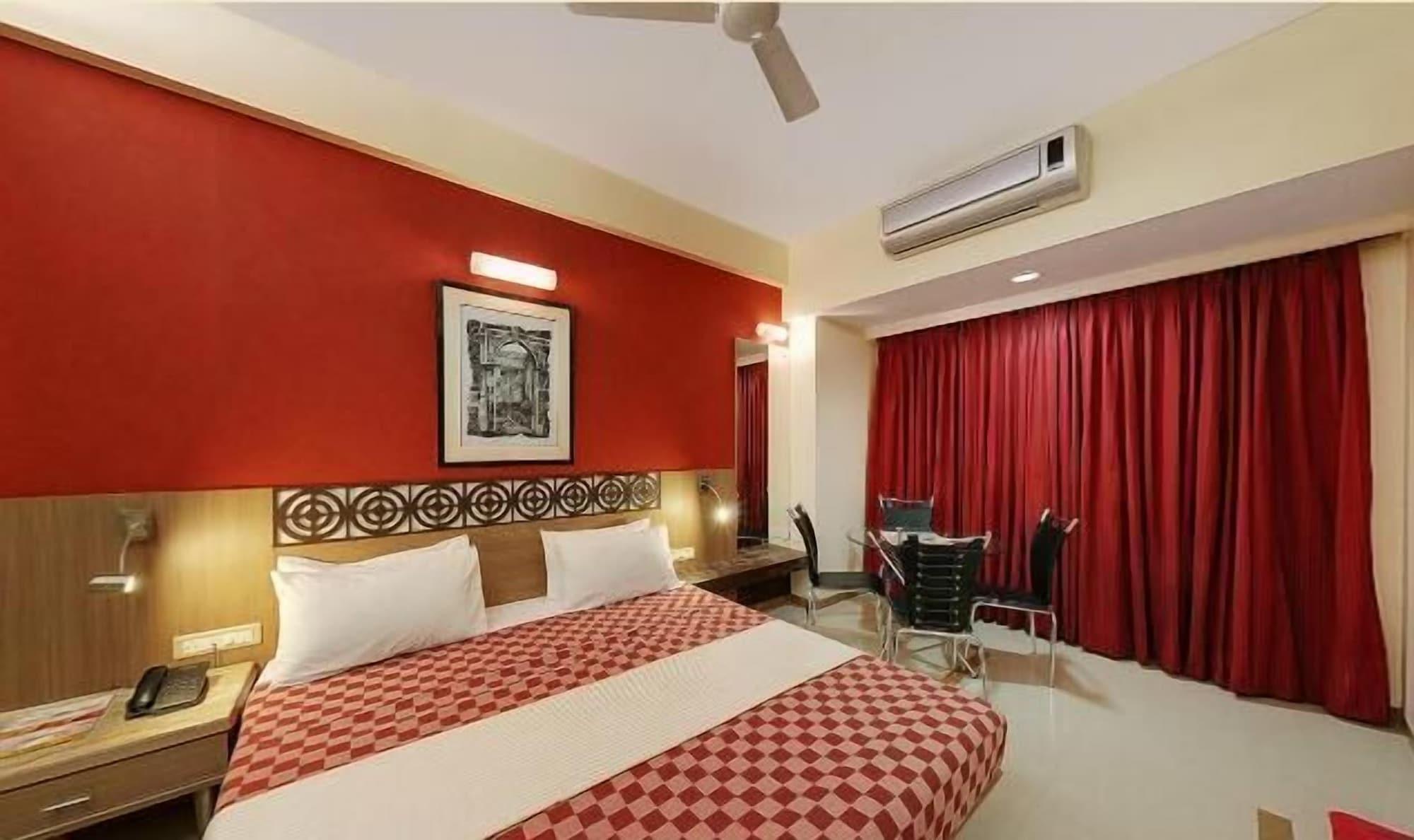 Hotel Unicontinental Mumbai  Buitenkant foto