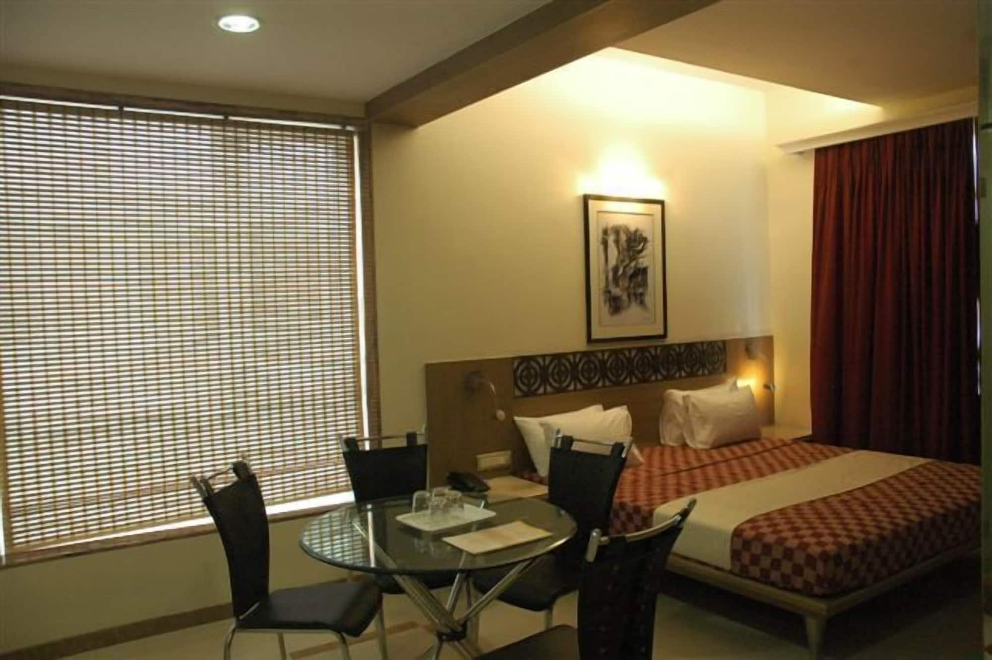 Hotel Unicontinental Mumbai  Buitenkant foto