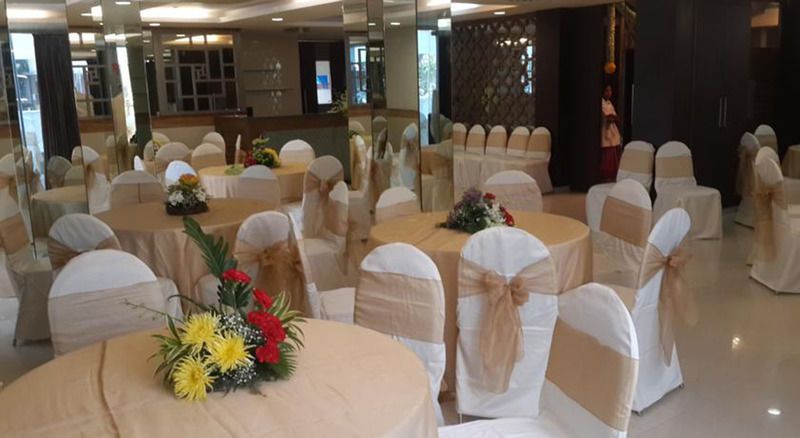 Hotel Unicontinental Mumbai  Buitenkant foto